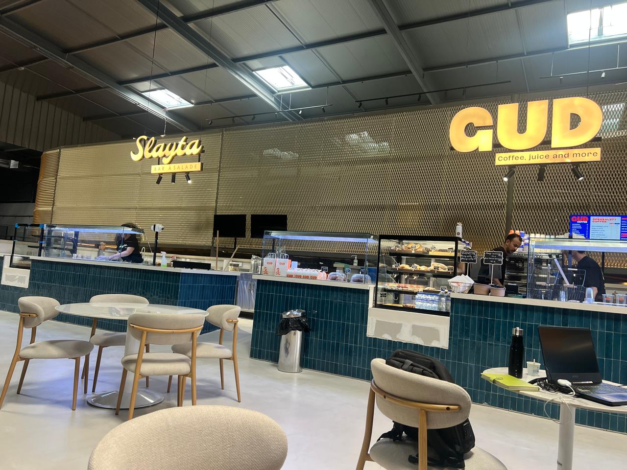 Café – bar à jus GUD — Charguia 2 — MACOM Agencement